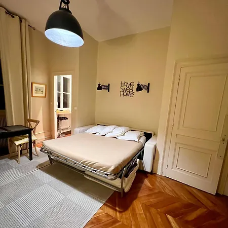 L'annexe Du 11 C, 3 Etoiles, Besancon